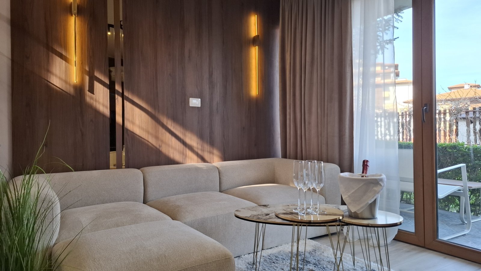 Трехэтажный таунхаус на первой береговой линии, Sun Coast Resort, 50 м от пляжа, Свети Влас, Болгария