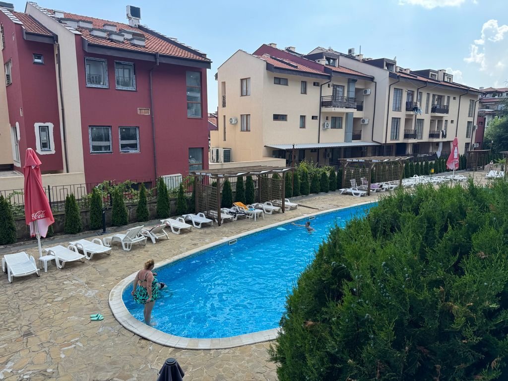 Студия в Panorama Bay 2 с видом на бассейн в Свети Влас, Болгария