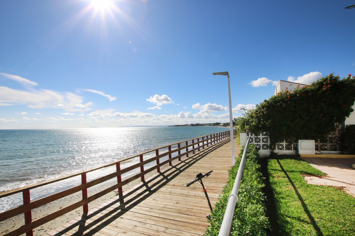 Luxushaus mit atemberaubendem Panoramablick, 30 Meter vom Sandstrand entfernt, Costa del Sol