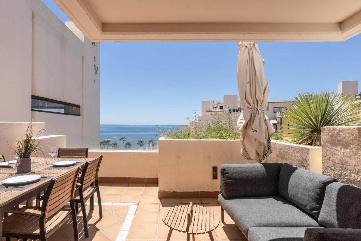 Duplex-Penthouse mit Meerblick und privatem Pool – Bahía de la Plata, Estepona