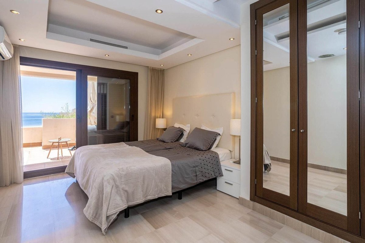 Duplex-Penthouse mit Meerblick und privatem Pool – Bahía de la Plata, Estepona