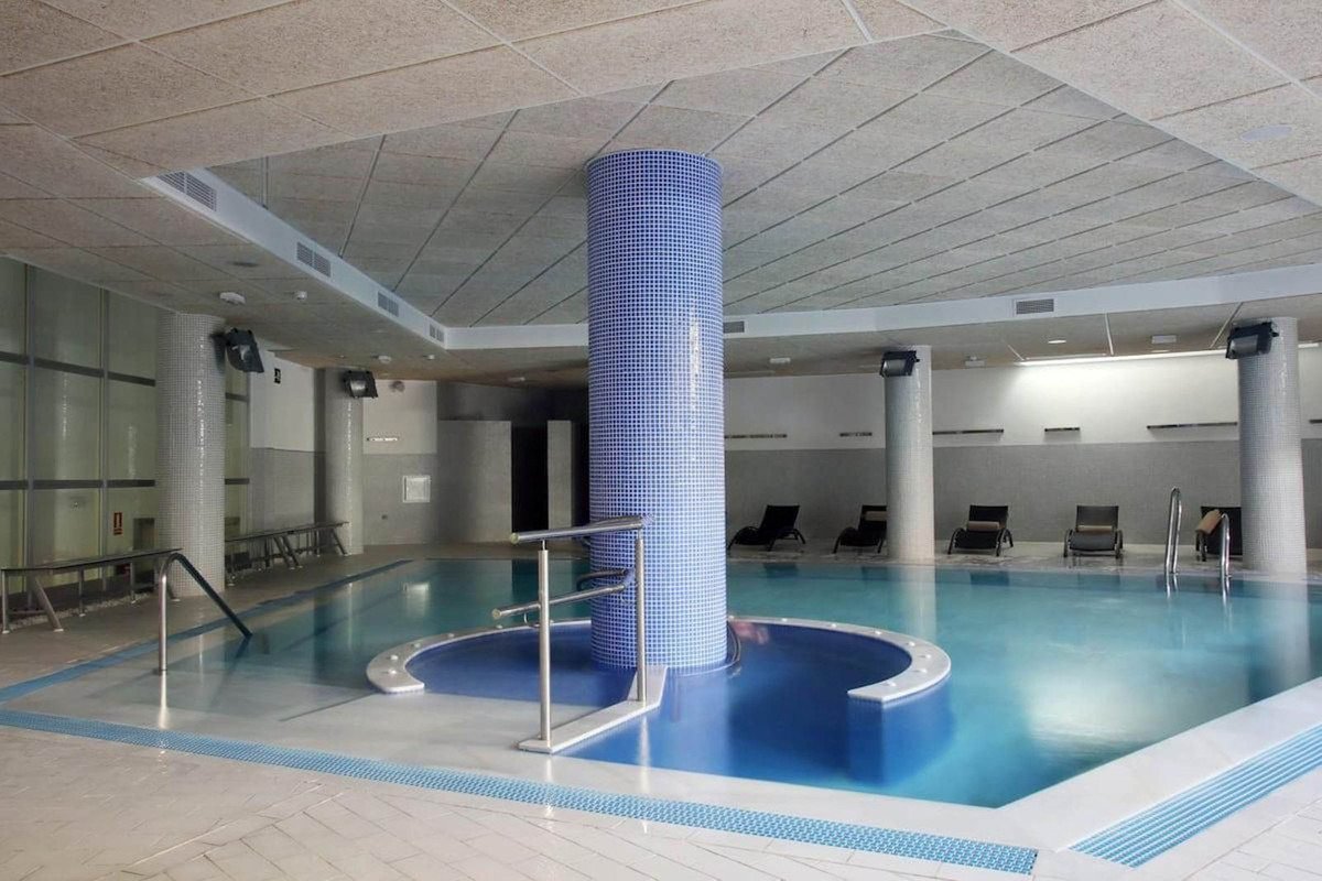Duplex-Penthouse mit Meerblick und privatem Pool – Bahía de la Plata, Estepona