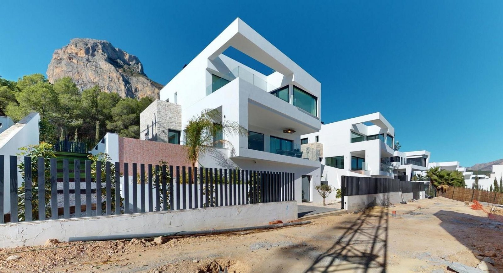 Luxuriöse neue Villa mit Swimmingpool und Panoramablick auf Meer und Berge – Polop, Costa Blanca