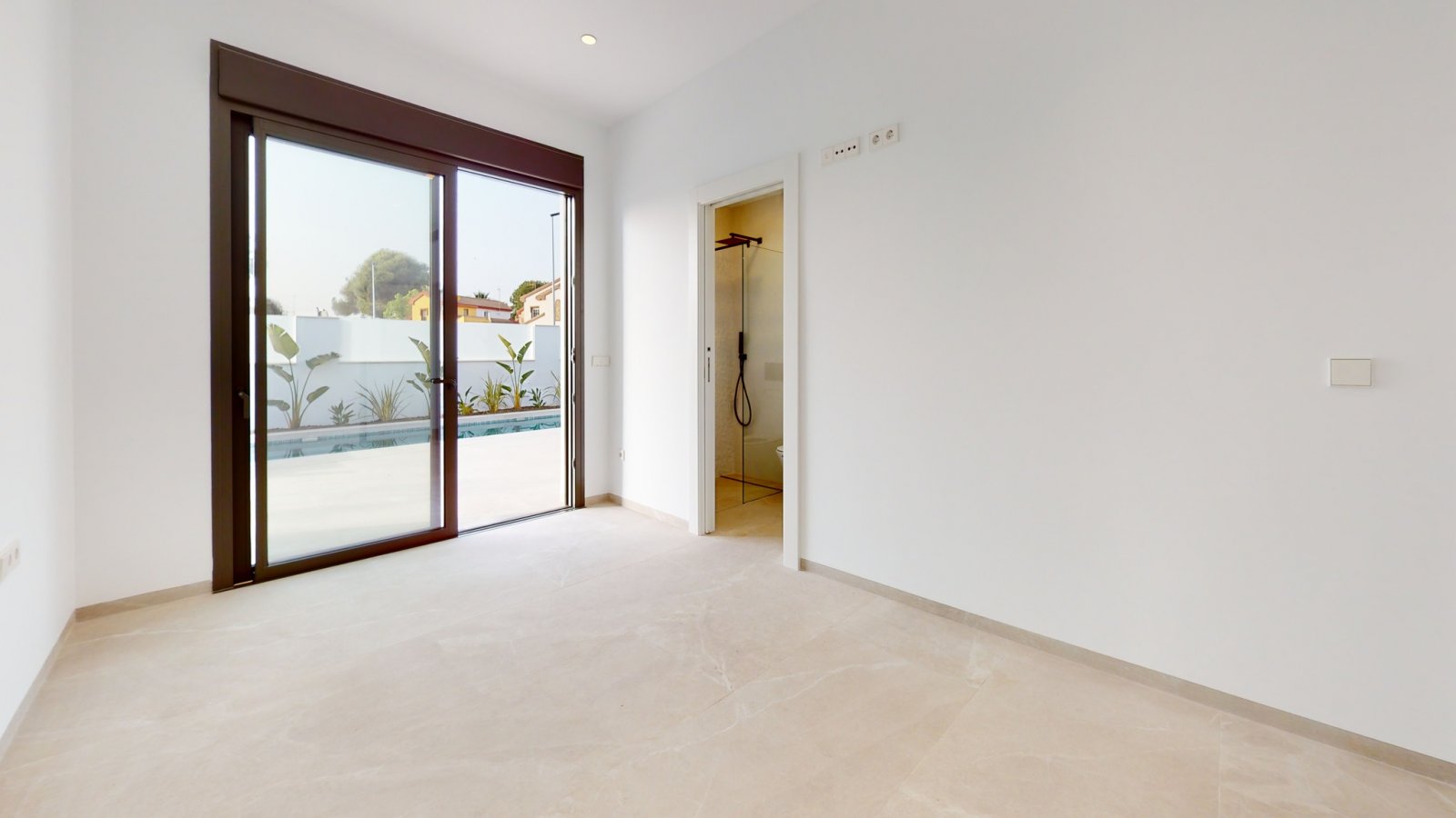 Эксклюзивные отдельно стоящие дома с частным бассейном, в 2 км от пляжа, Лос-Алькасарес.