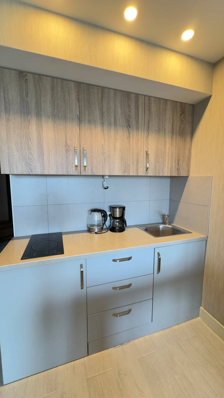 Светлая студия с видом на море и парк в Orbi Beach Tower, Батуми, Грузия – полностью меблированная квартира недалеко от пляжа