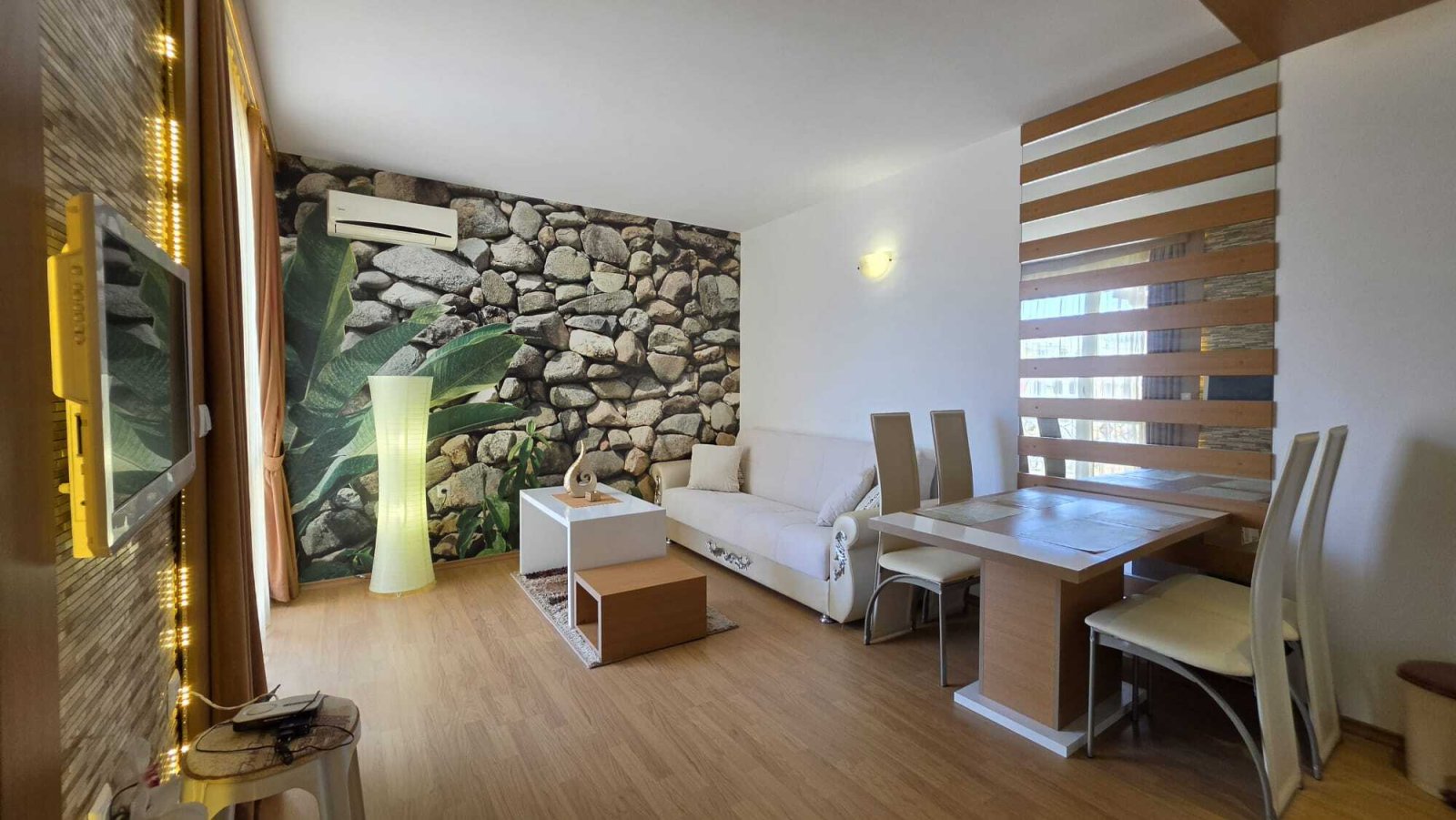 Квартира с 2 комнатами в комплексе Sweet Homes 1, Солнечный берег, Болгария.
