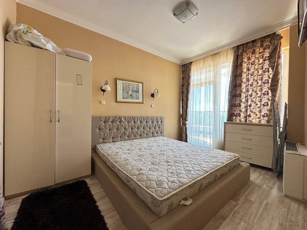 Трехкомнатная квартира с видом на море в Sunset Resort в Поморие, Болгария