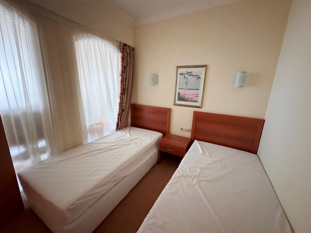 3-комнатная квартира на первой линии моря в Sunset Resort в Поморие, Болгария