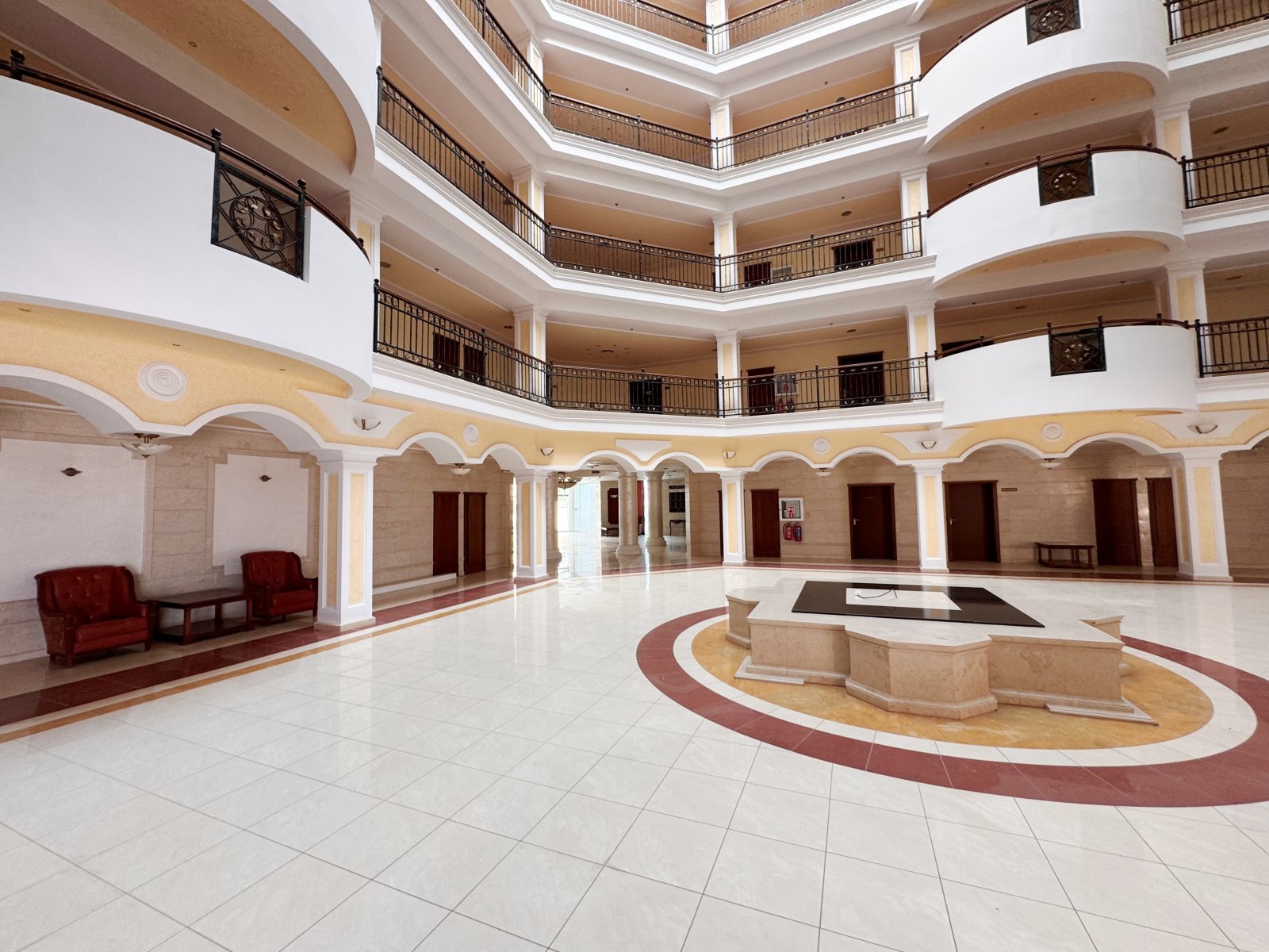 3-комнатная квартира на первой линии моря в Sunset Resort в Поморие, Болгария