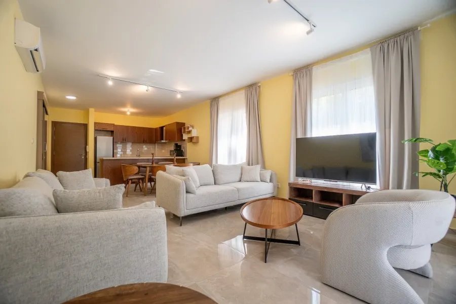 Квартира на первом этаже в комплексе Kato Paphos - Universal, Пафос.