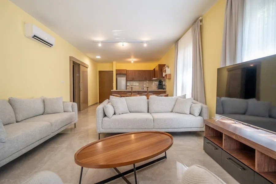 Квартира на первом этаже в комплексе Kato Paphos - Universal, Пафос.