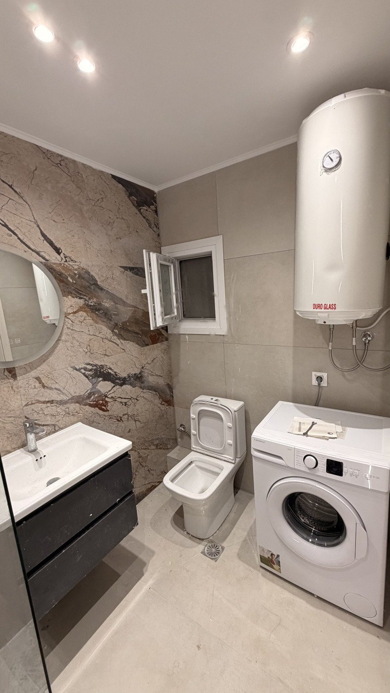 Отремонтированная меблированная двухкомнатная квартира, 55 м², 150 м от метро, Нтепо, Салоники.