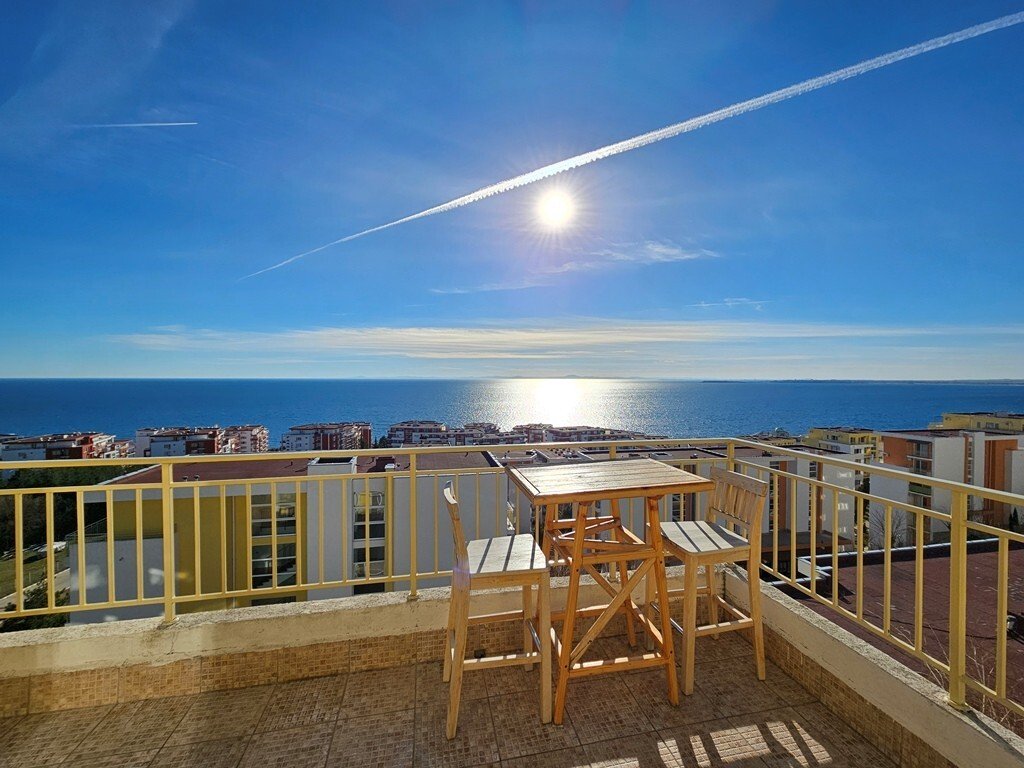 Двухкомнатная квартира в комплексе Crown Fort Club, Елените, Болгария