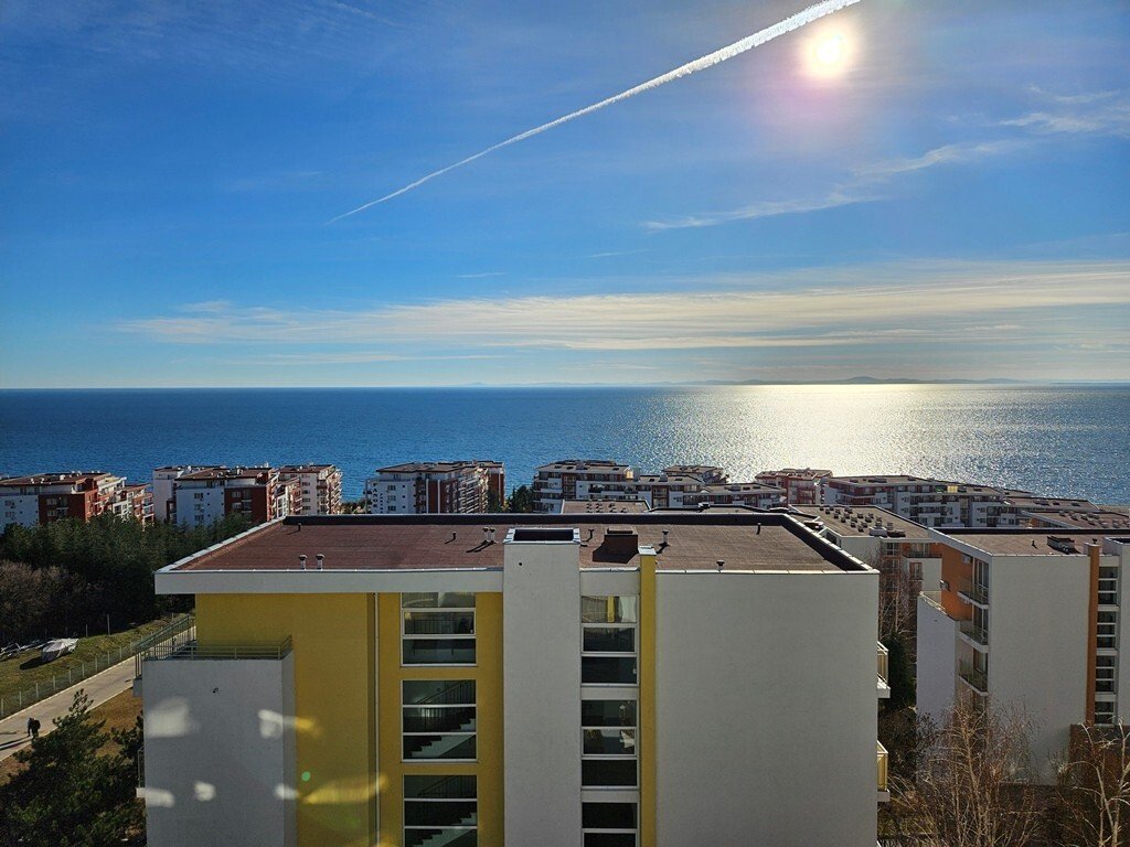 Двухкомнатная квартира в комплексе Crown Fort Club, Елените, Болгария