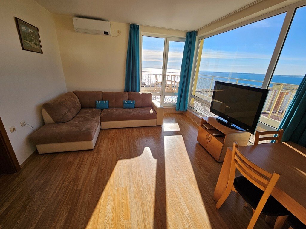 Двухкомнатная квартира в комплексе Crown Fort Club, Елените, Болгария