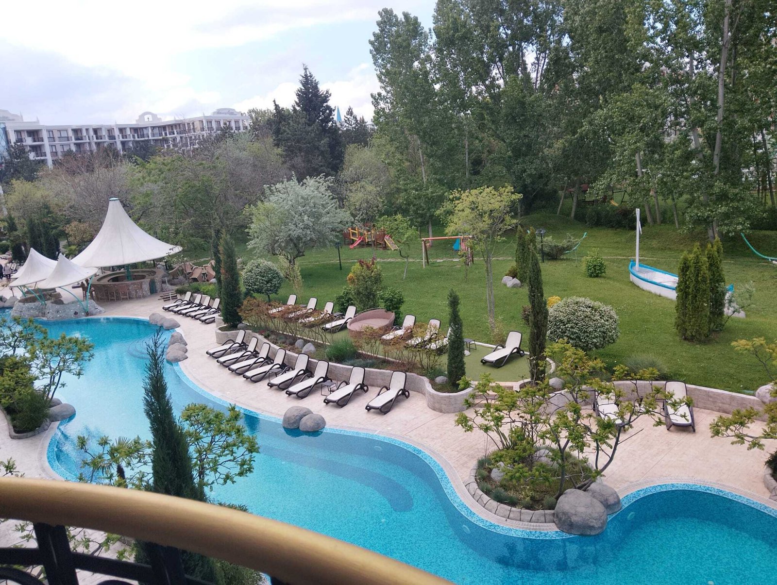 3-комнатная роскошная квартира Harmony Suites 11, Солнечный берег, Болгария