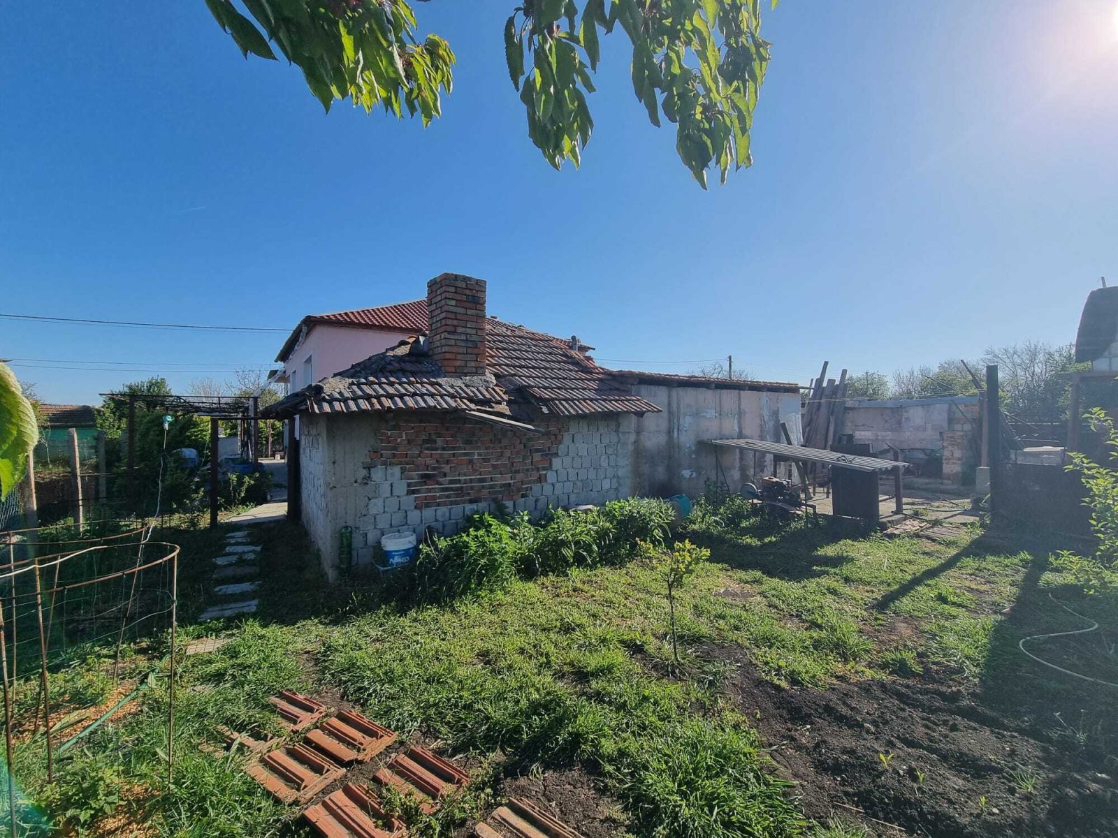 Дом с подвалом в Винарском регионе, Бургас, Болгария.