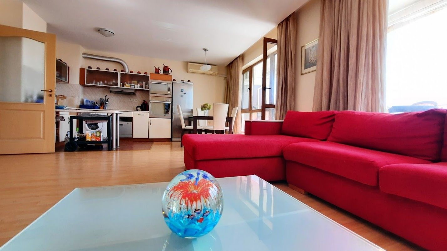 3-комнатная квартира с видом на море в Месембрии, Форт Элените, Болгария