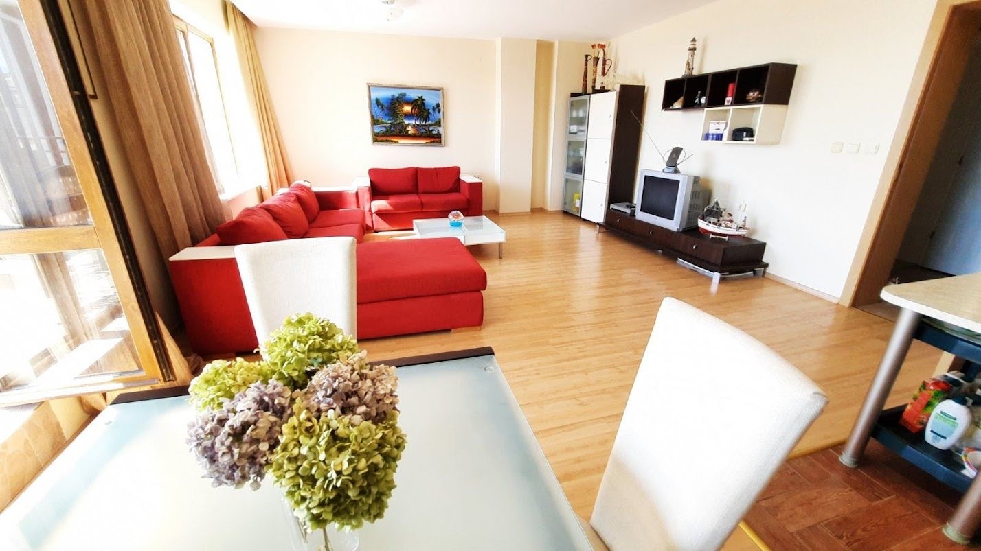 3-комнатная квартира с видом на море в Месембрии, Форт Элените, Болгария