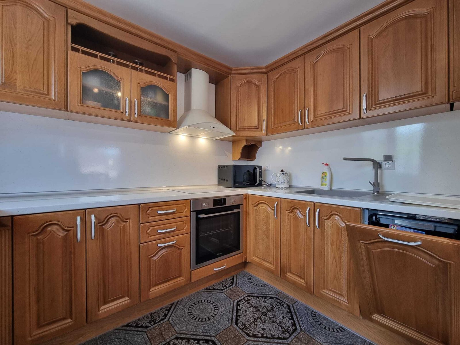 Однофамильный дом с подвалом в Медово, регион Бургас, Болгария.