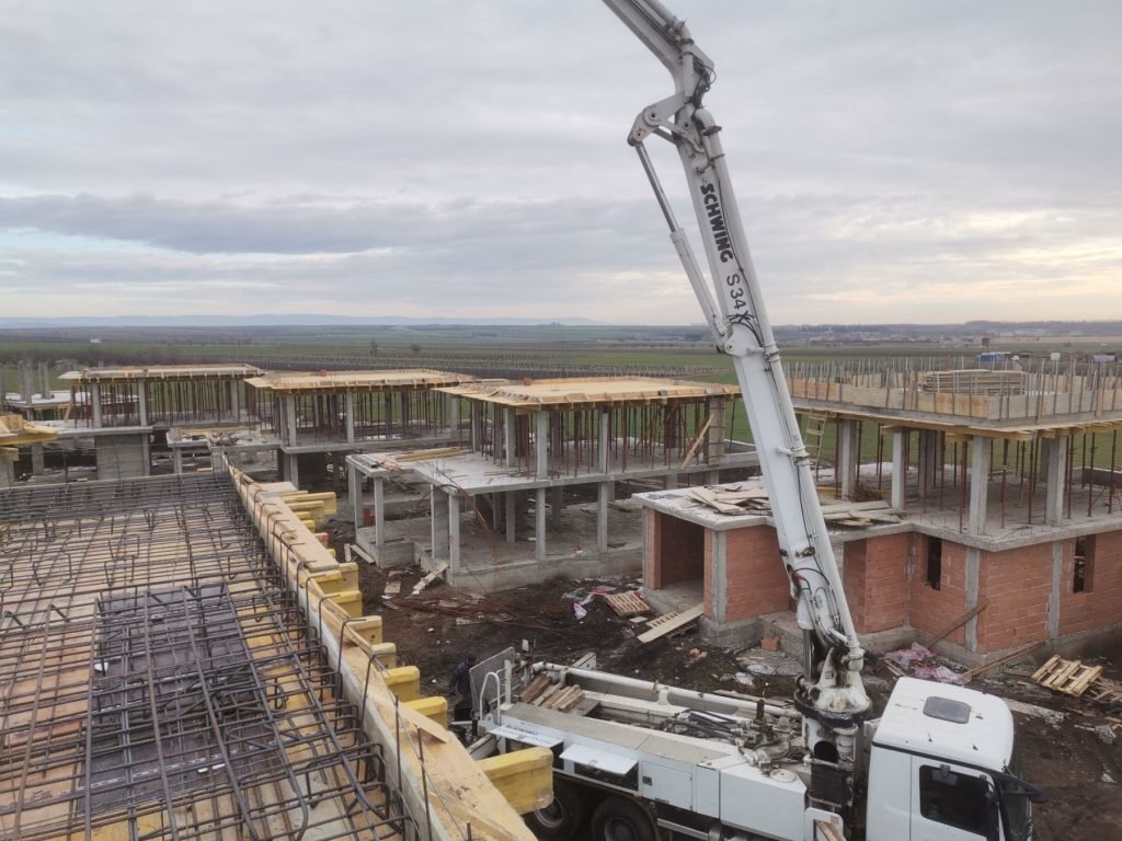 Люксовый дом в комплексе Victoria Paradise - мечта среди прекрасных виноградников с широким видом на море.