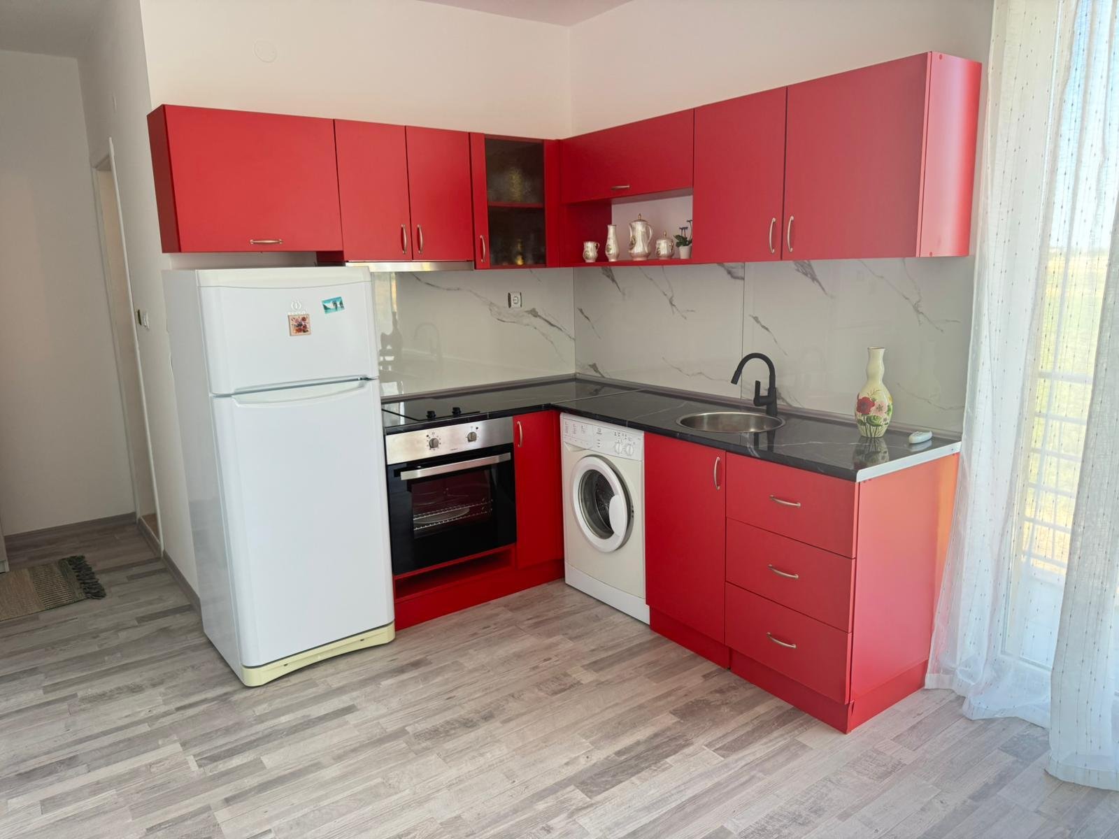 Студия на Sunny Day 5, Танково, Болгария