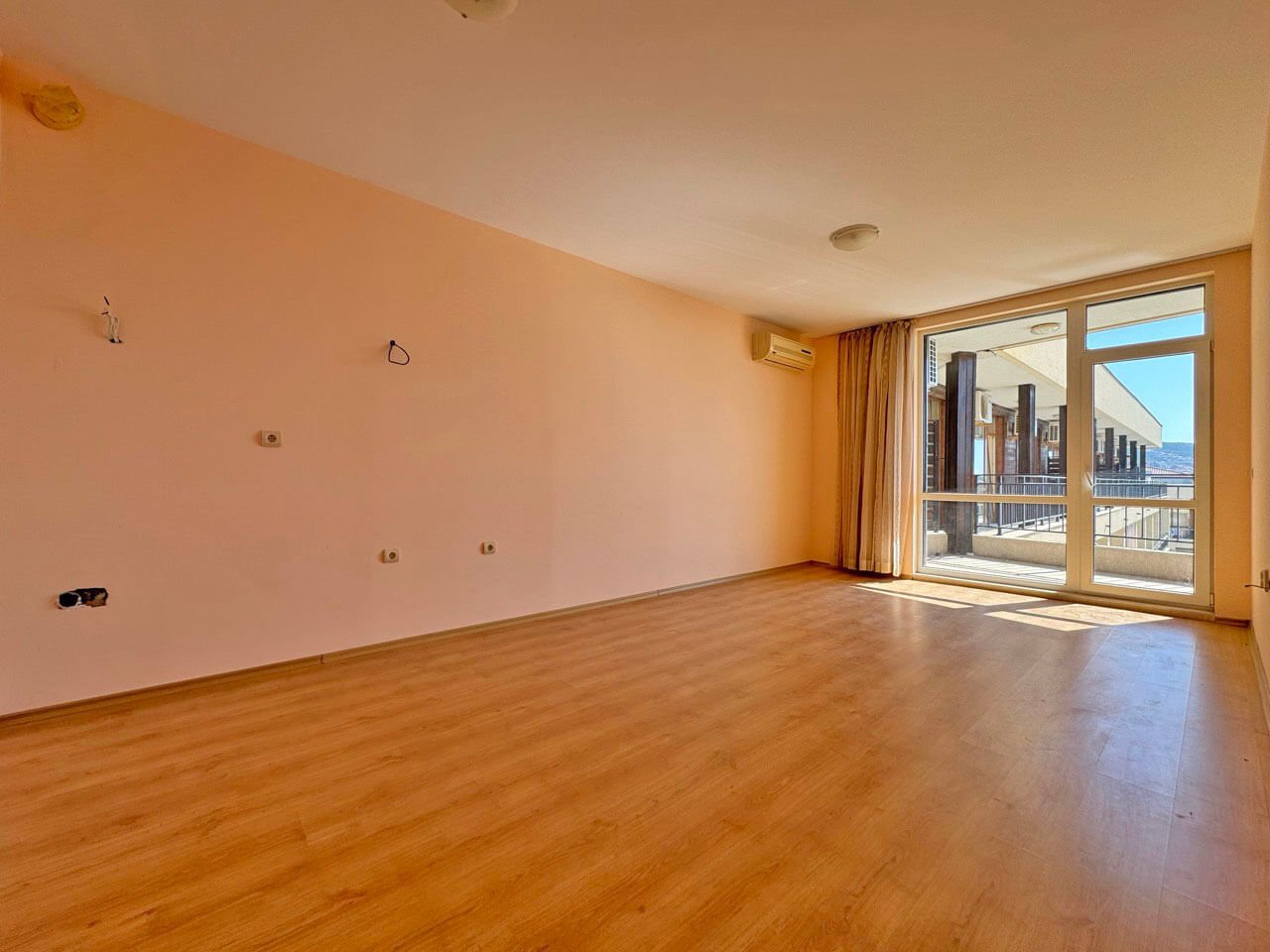 Двухкомнатная квартира в комплексе Луксор в Свети Влас