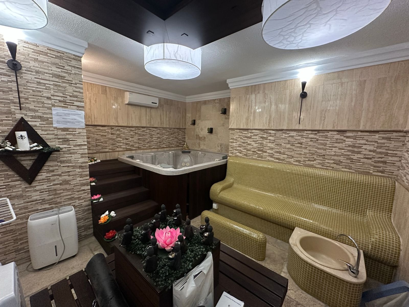 Трехкомнатная квартира в комплексе Sweet Home 2 на Солнечном берегу