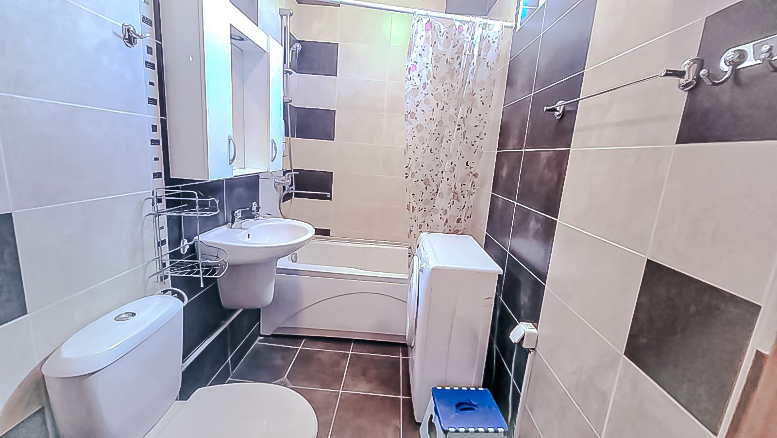 Трехкомнатная квартира в комплексе Solemare на Солнечном Берегу с видом на бассейн