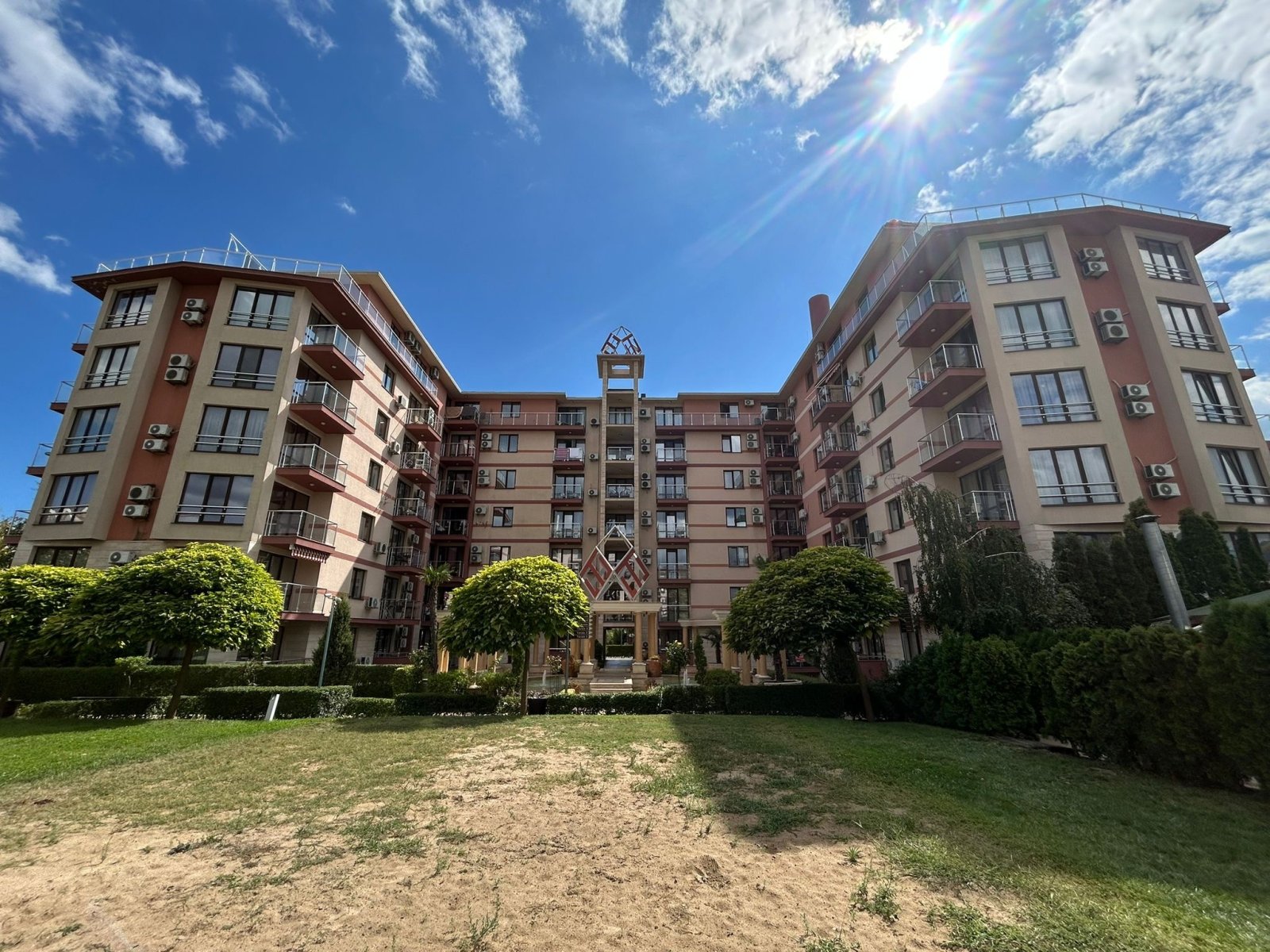 2-комнатная квартира с террасой в Tarsis Nova, Солнечный берег, Болгария