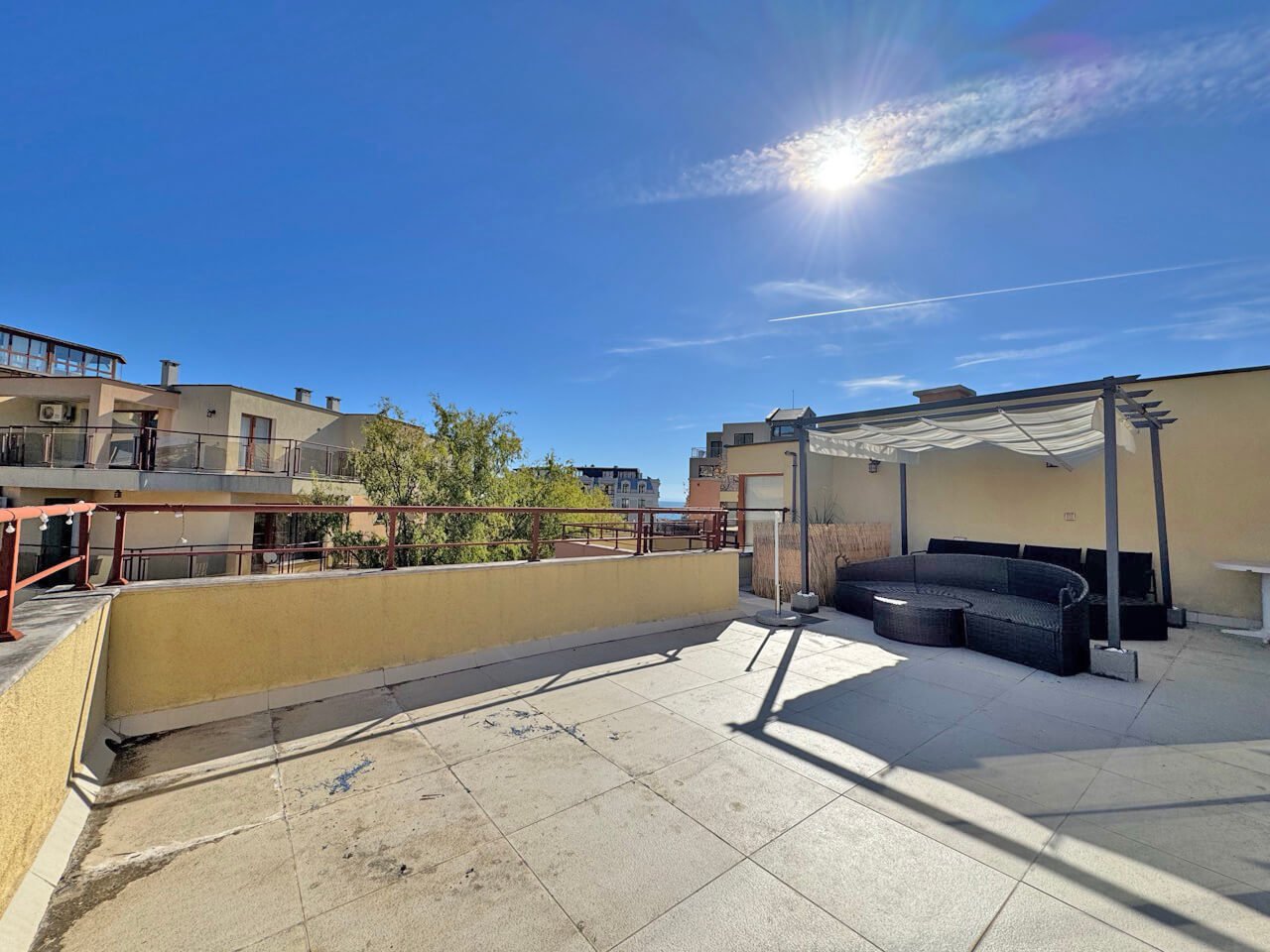 Двухкомнатная мезонет квартира в комплексе Антония с видом на бассейн в Свети Влас, Болгария