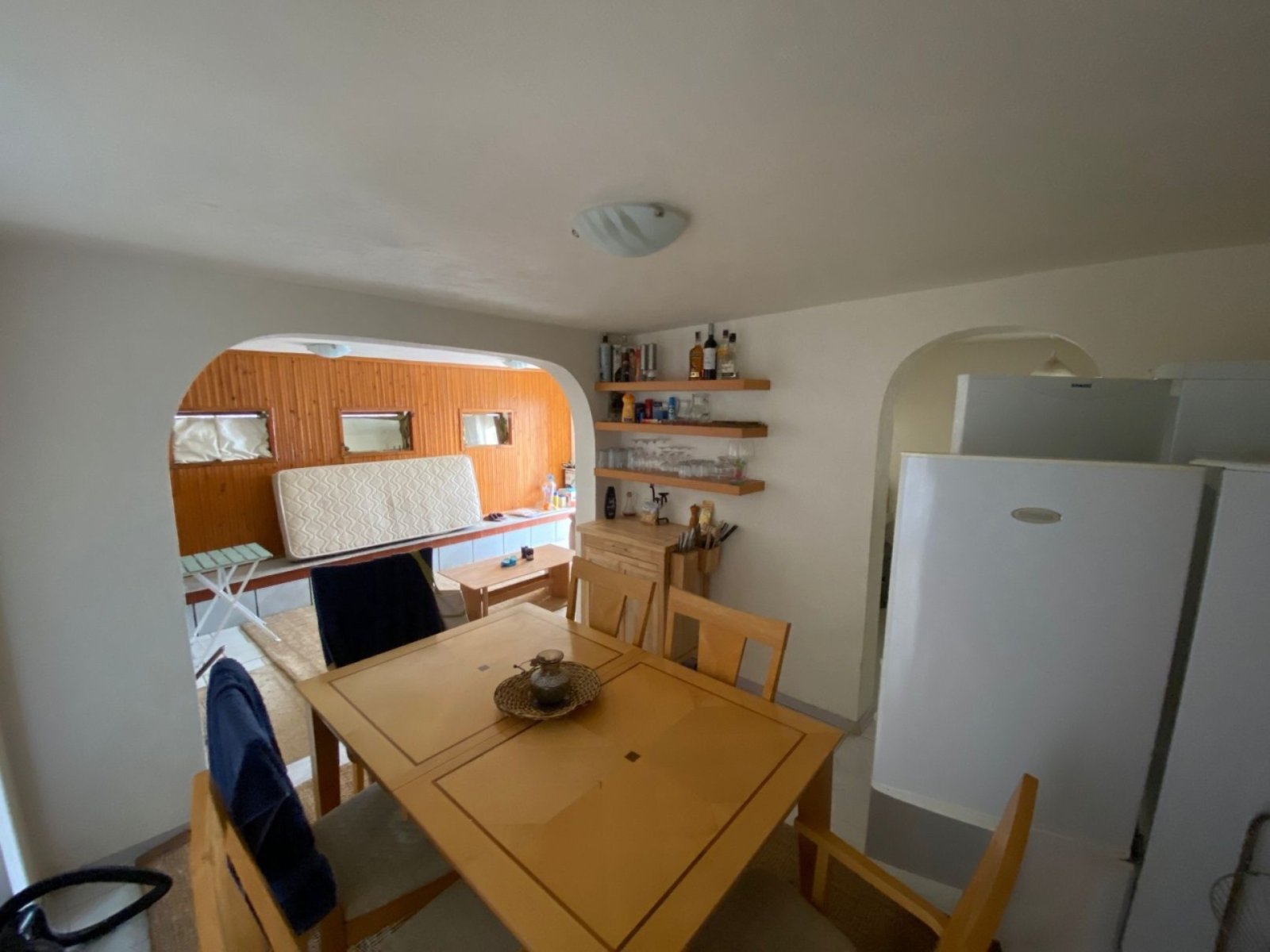 Дом с 4 комнатами, 1000 м², Честименско, Болгария