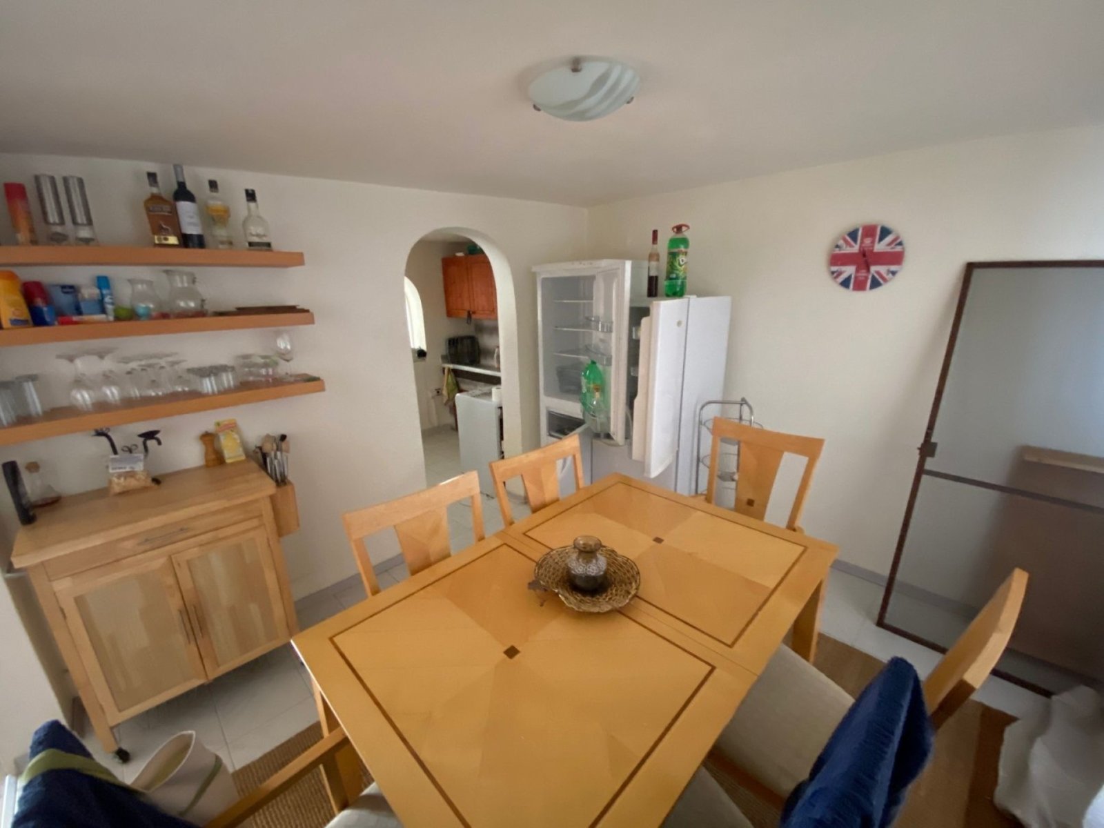 Дом с 4 комнатами, 1000 м², Честименско, Болгария