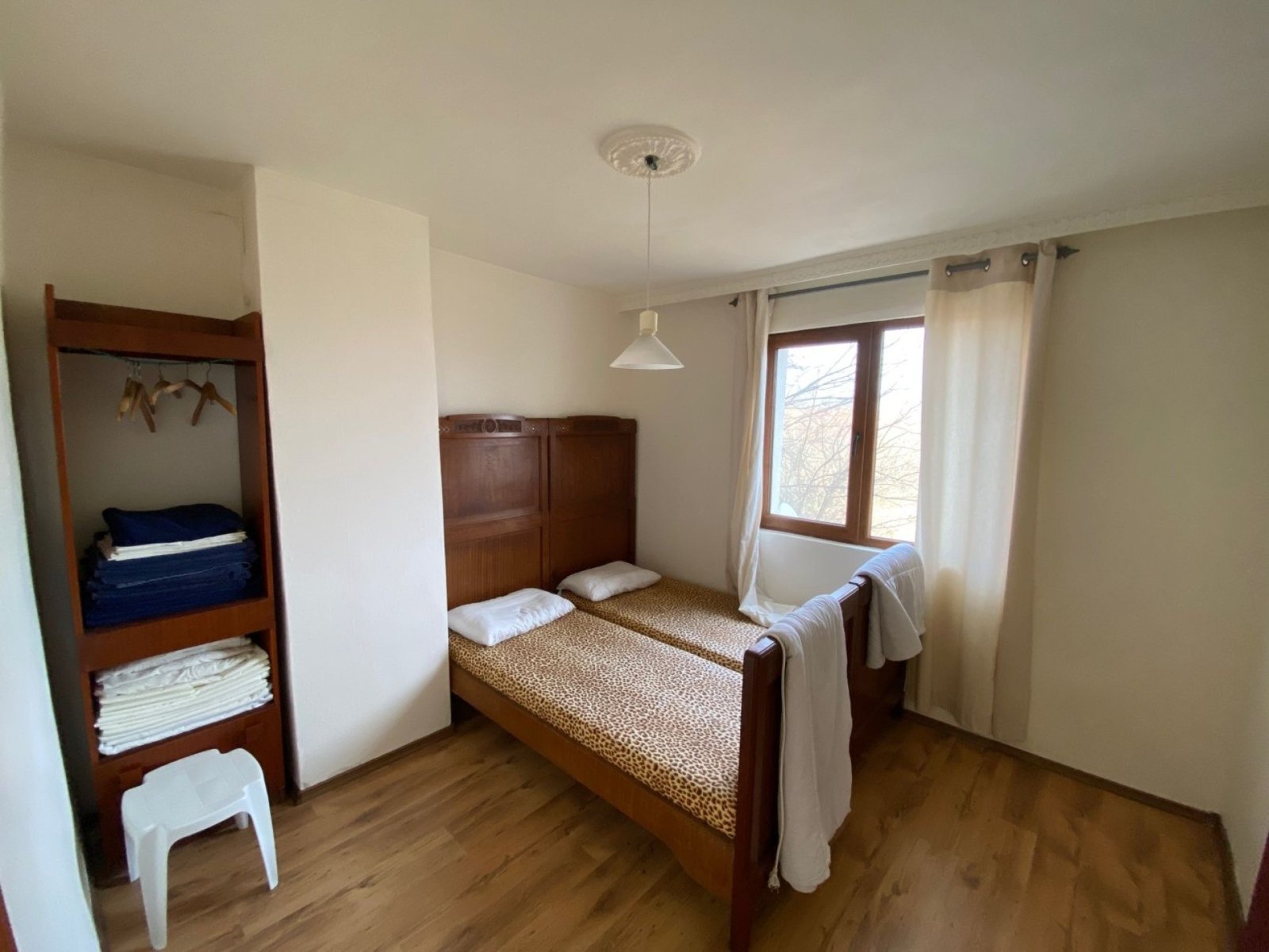 Дом с 4 комнатами, 1000 м², Честименско, Болгария