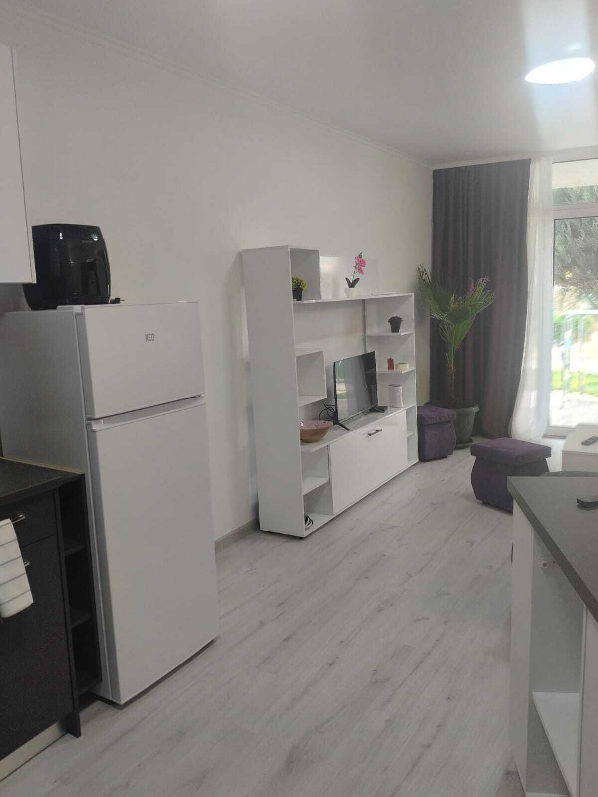 Студия с видом на бассейн в комплексе Djulia, Солнечный берег, Болгария