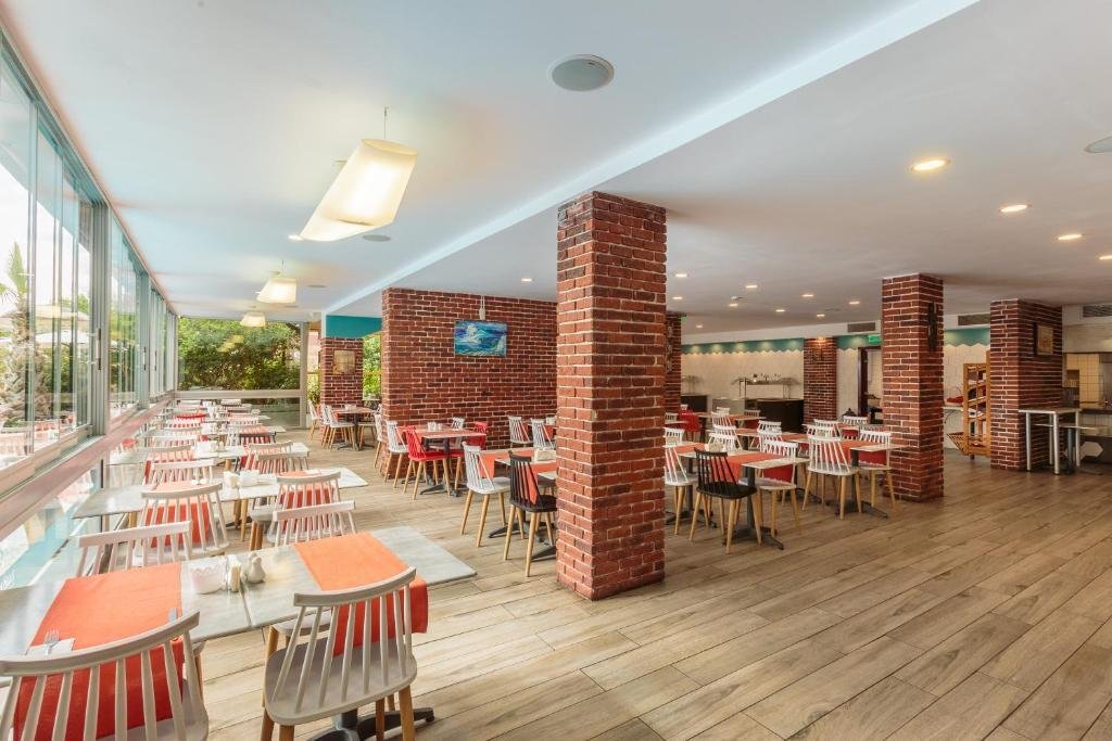 Трехкомнатная квартира в комплексе Тарсис, Солнечный берег, Болгария