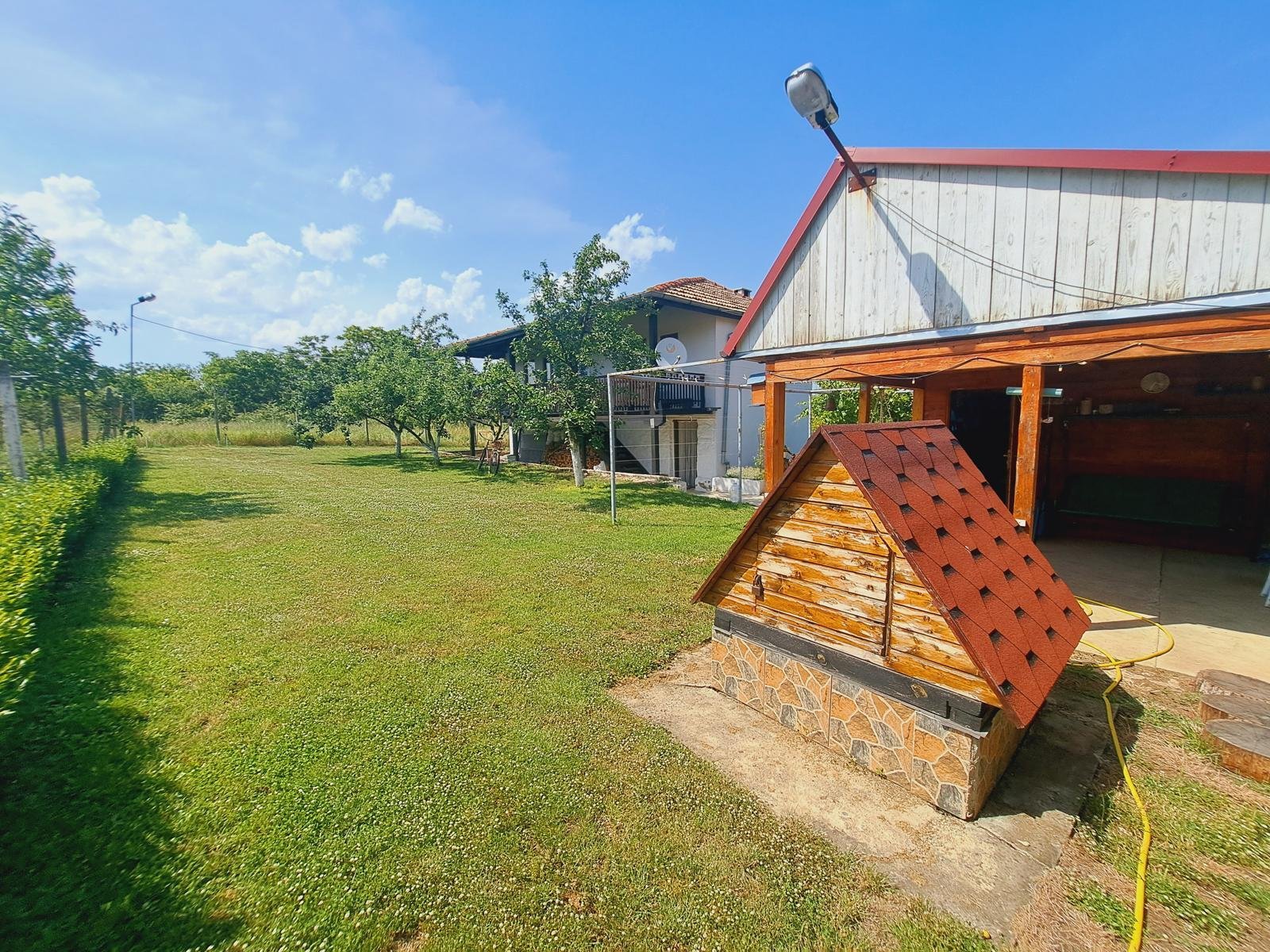 Дом с тремя комнатами в Средец, Зорница, Болгария