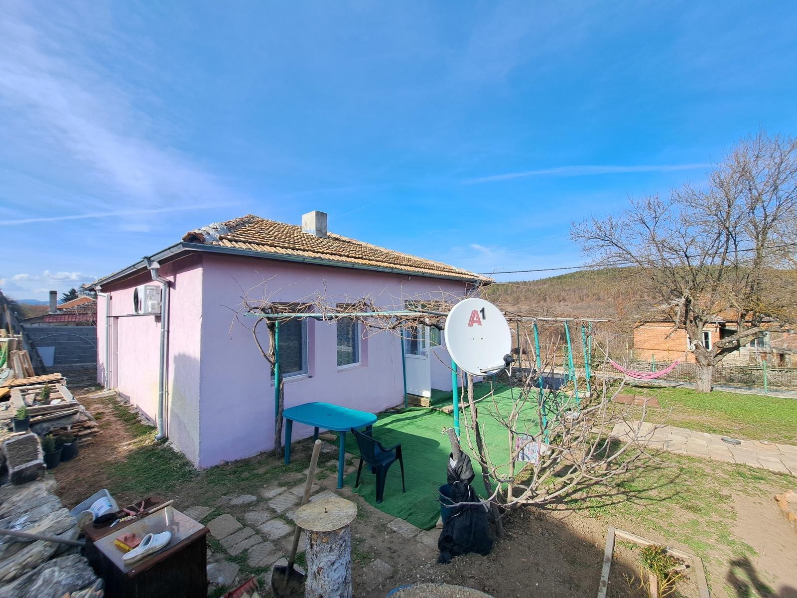 Дом 2+1 «Завет», Болгария