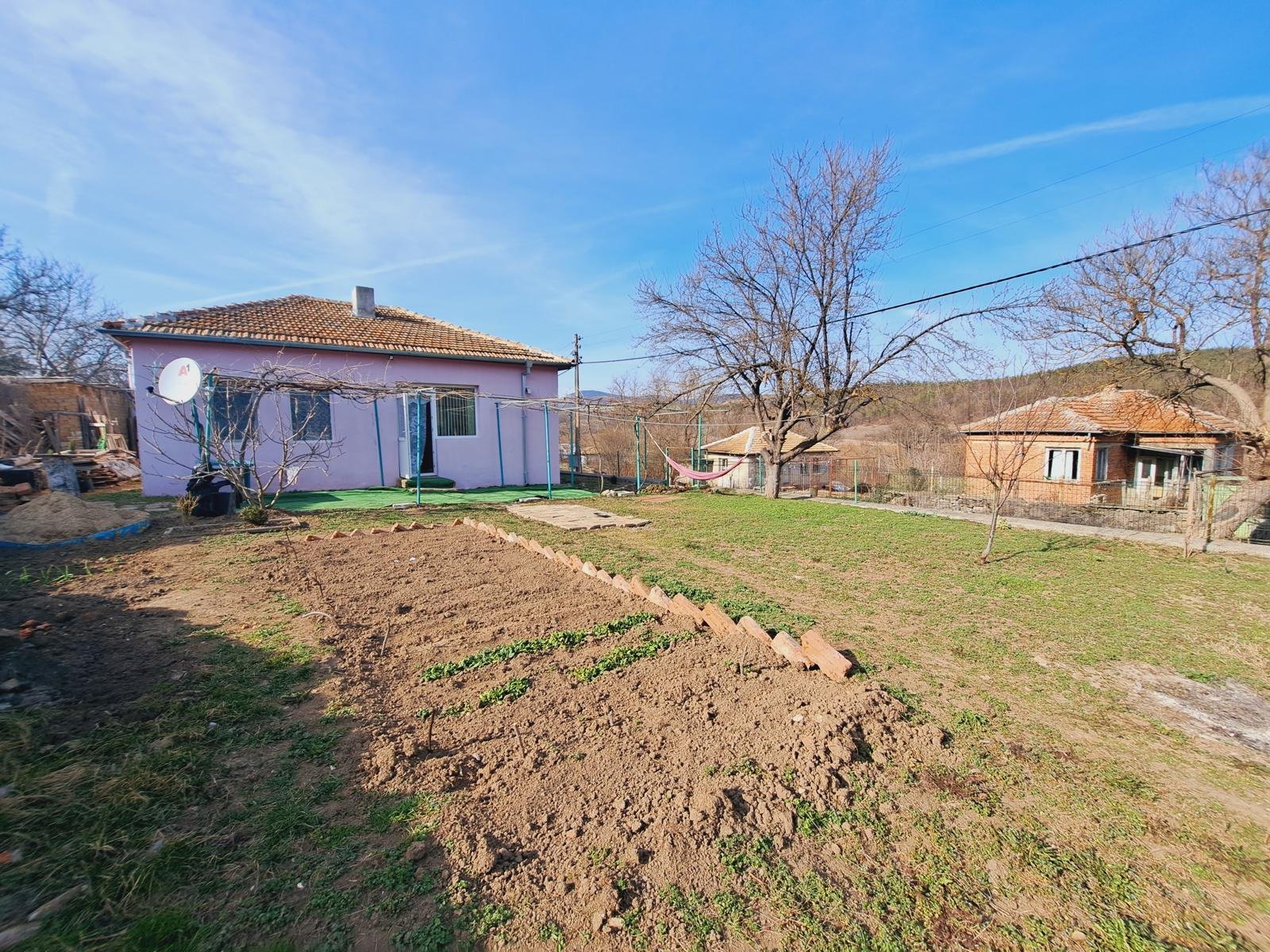 Дом 2+1 «Завет», Болгария