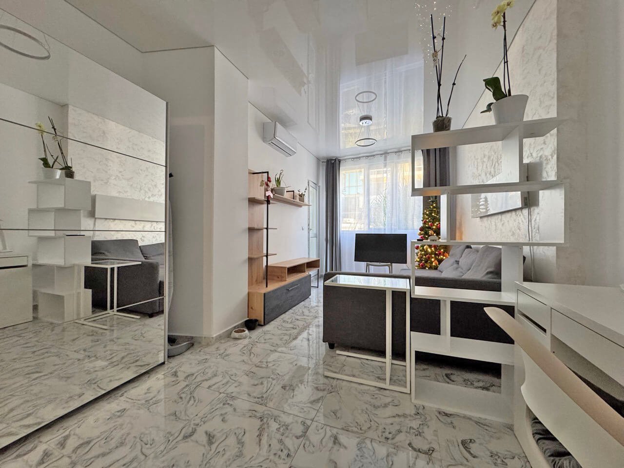 Трехкомнатная квартира в жилом комплексе Sole Mar в Святых Влахернах, Болгария