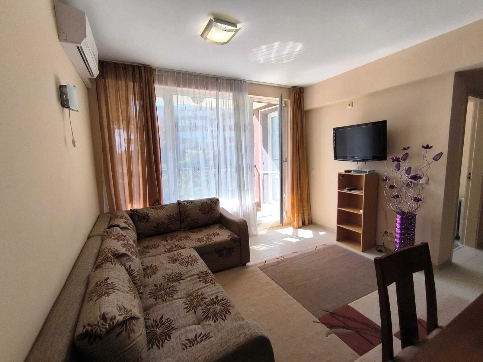 Трехкомнатная квартира с видом на бассейн в жилом комплексе Lifestyle 1, Свети Влас, Болгария