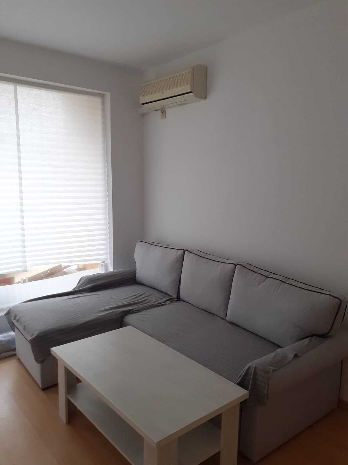 Студия на солнечный день, 6 Танково, Болгария