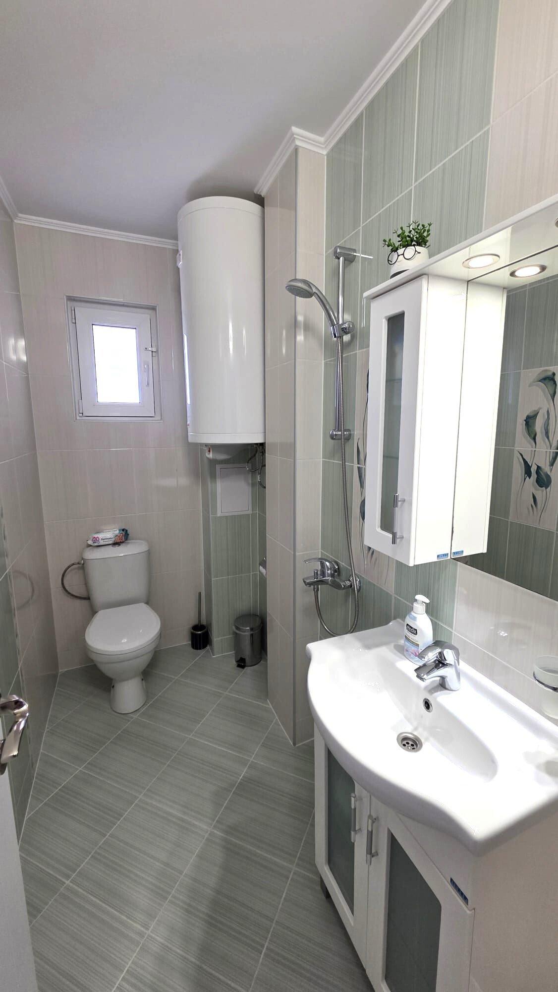 Двухэтажный дом с пятью комнатами в комплексе Виктория Хилл, Сарафово, Болгария