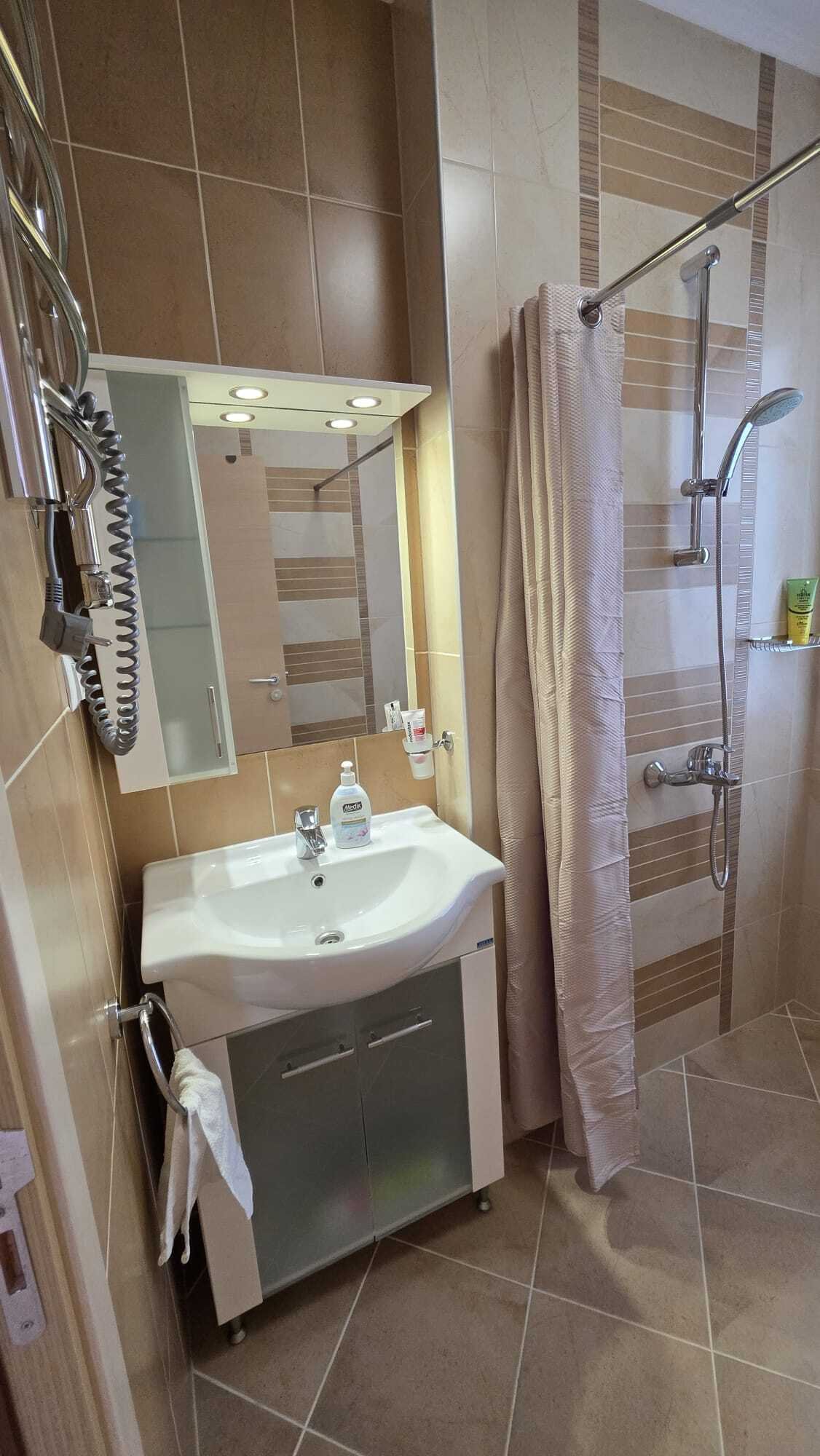 Двухэтажный дом с пятью комнатами в комплексе Виктория Хилл, Сарафово, Болгария